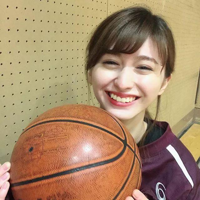 日本最新MP4资源大揭秘，不容错过的精彩娱乐盛宴！