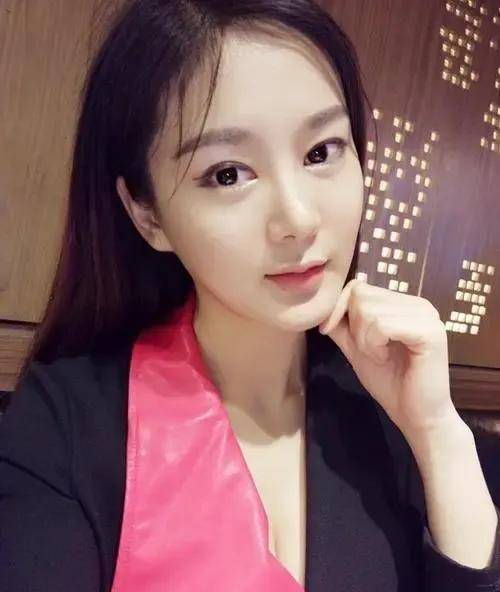 易易阳最新动态揭秘，小巷特色小店的独特魅力与隐藏宝藏。
