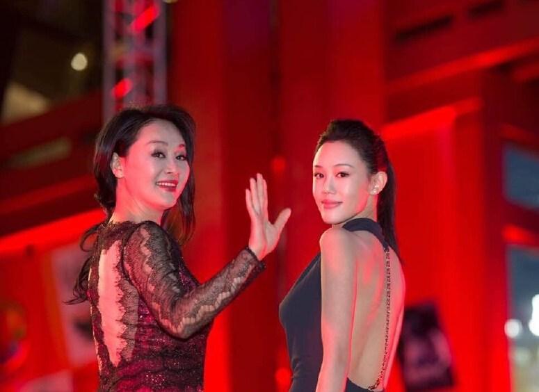 妈妈我爱你演员表及小巷中的秘密美食店介绍