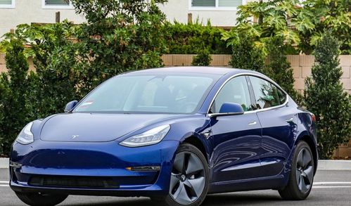 特斯拉Model 3最新动态，驾驭变革，闪耀自信