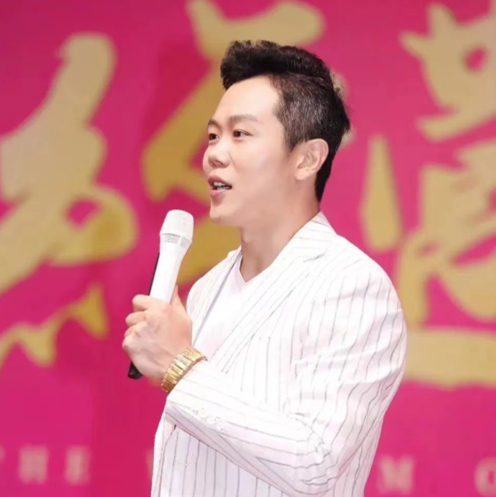 王琨最新动态，探索成功之路的启示与分享